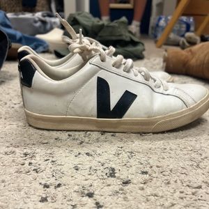 Veja women’s size 9